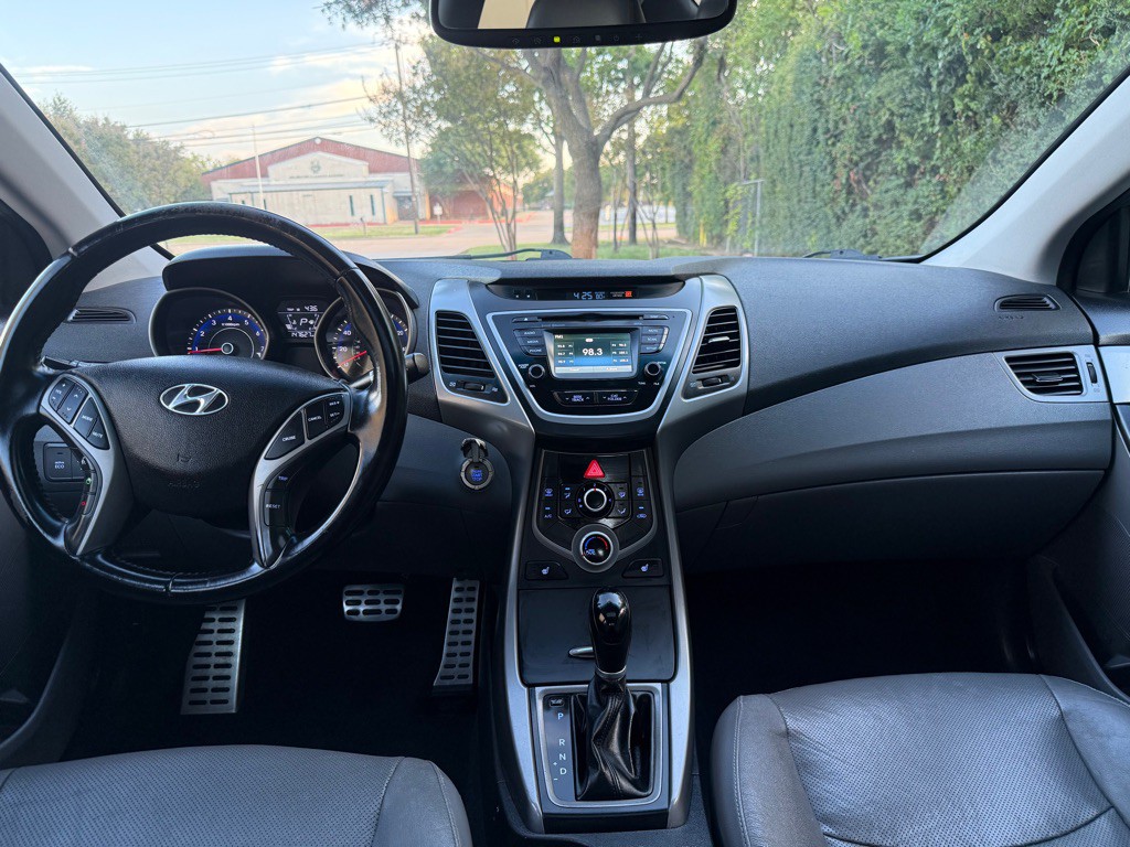 2015 Hyundai Elantra Image 9