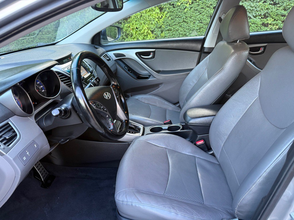 2015 Hyundai Elantra Image 11