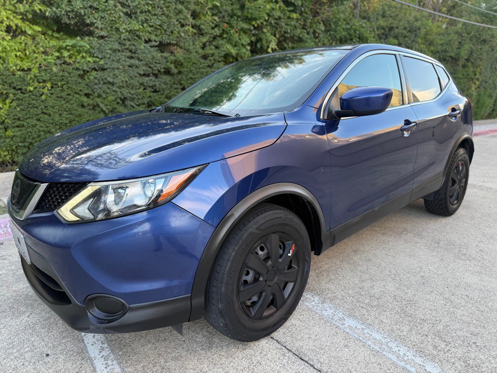 2019 Nissan Rogue Image 2