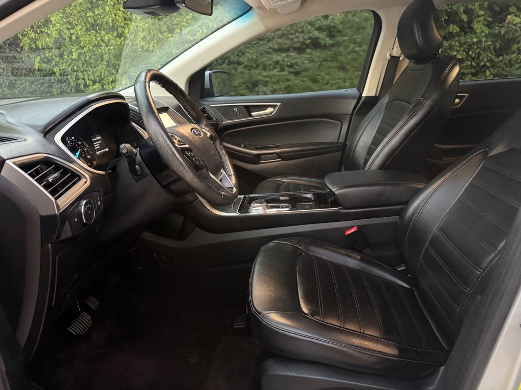 2019 Ford Edge Image 9