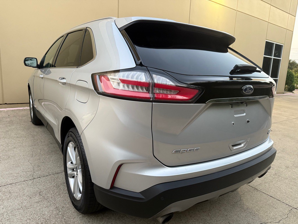 2019 Ford Edge Image 12