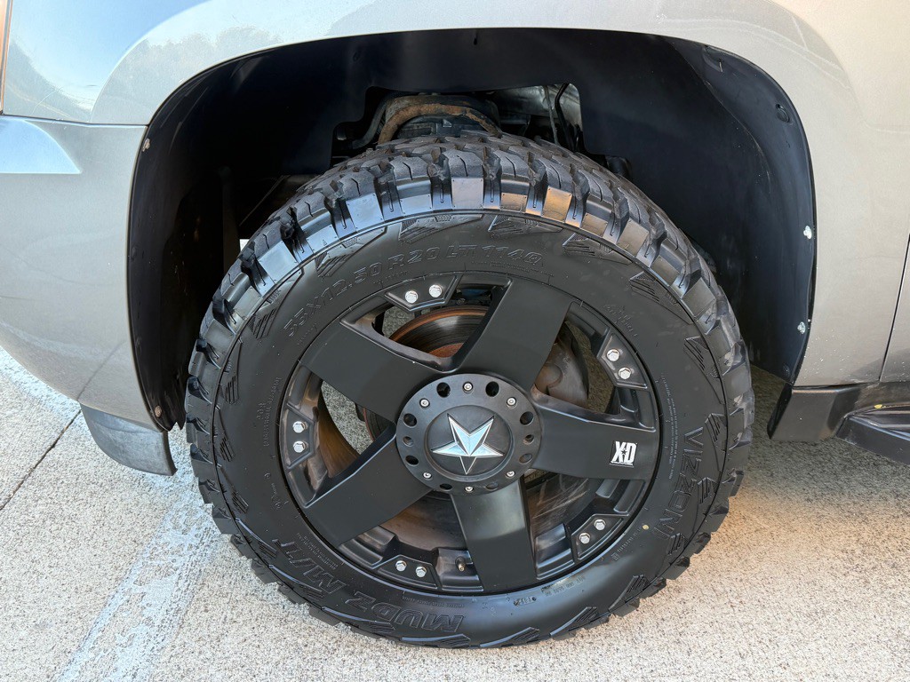 2008 Chevrolet Avalanche Image 14