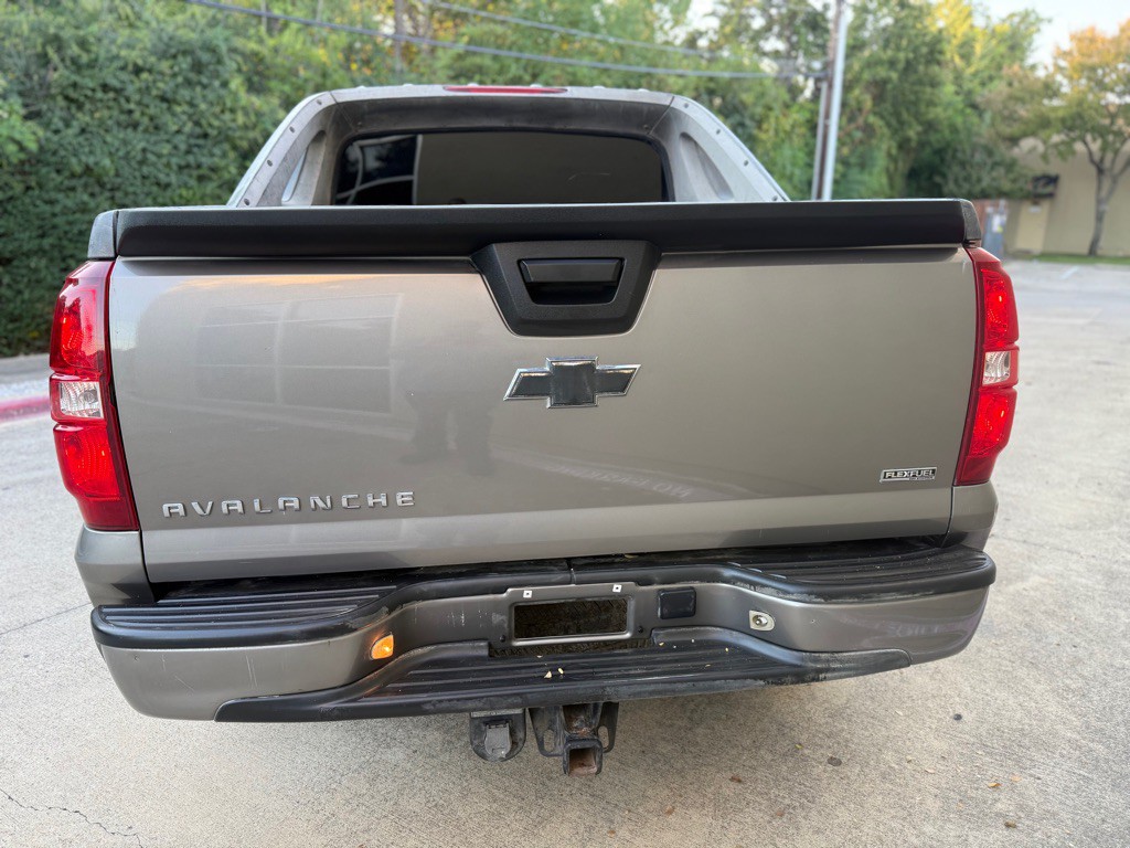 2008 Chevrolet Avalanche Image 15