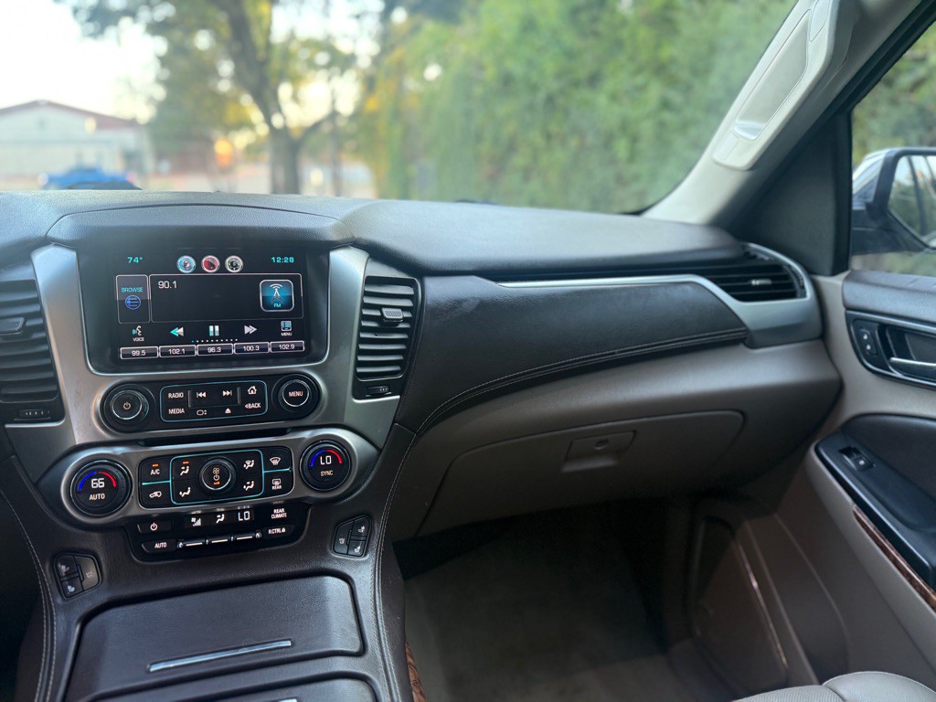2015 Chevrolet Tahoe Image 8