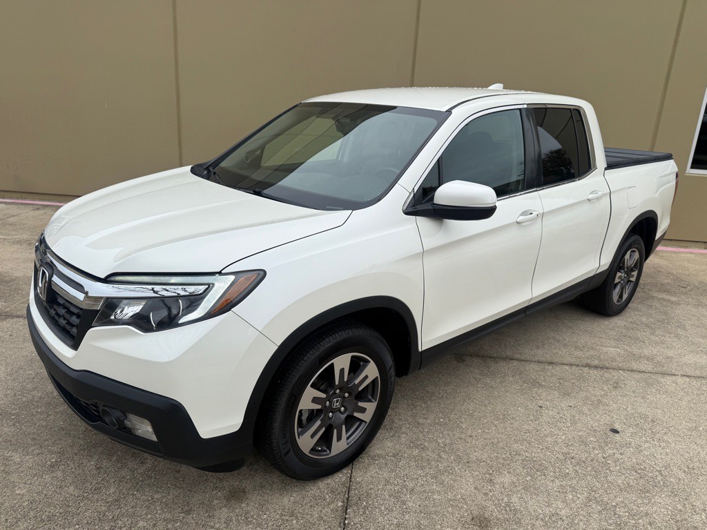 2017 Honda Ridgeline Image 4