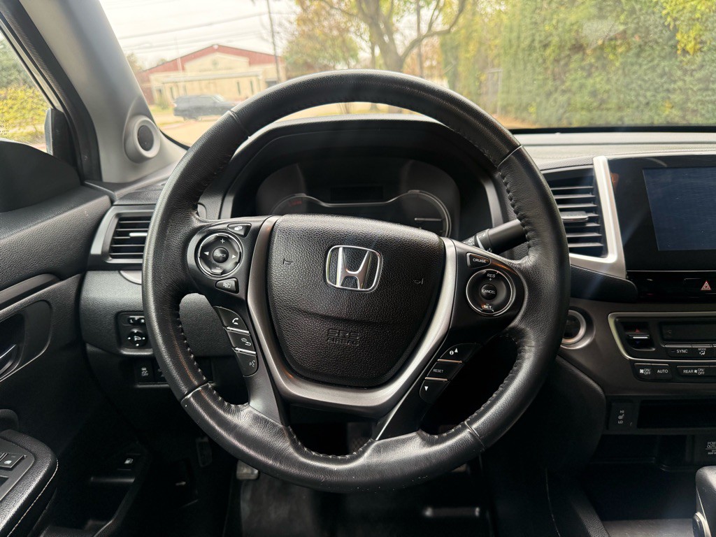 2017 Honda Ridgeline Image 7