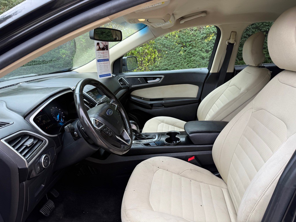 2015 Ford Edge Image 9