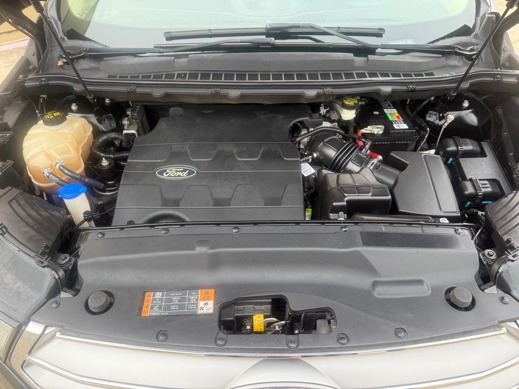 2015 Ford Edge Image 16