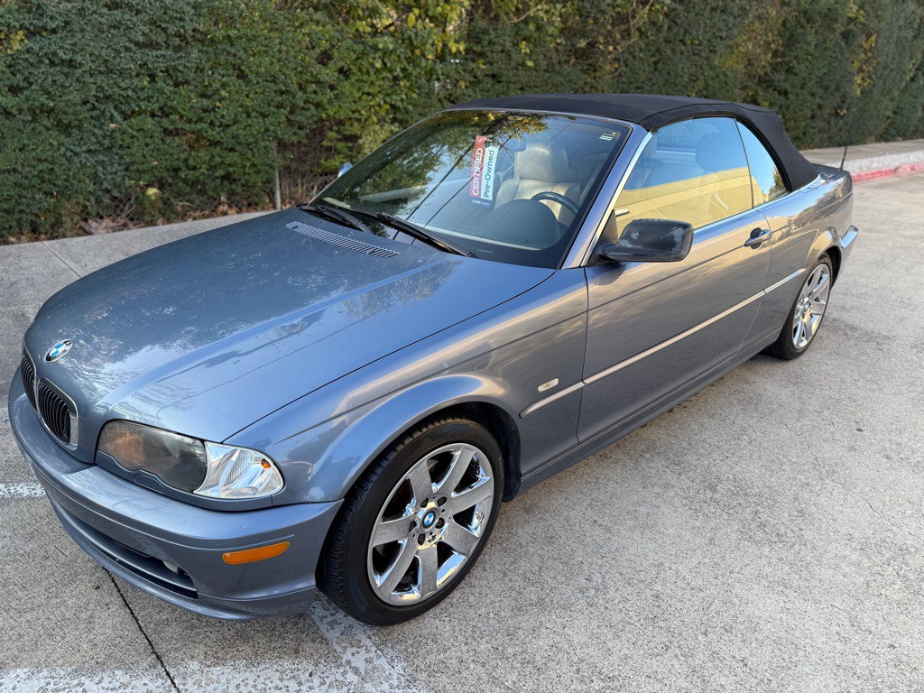 2003 BMW 3 Series Image 1
