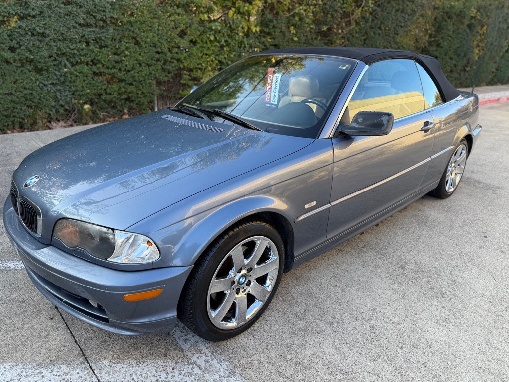 2003 BMW 3 Series Image 2