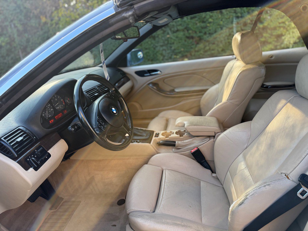 2003 BMW 3 Series Image 8