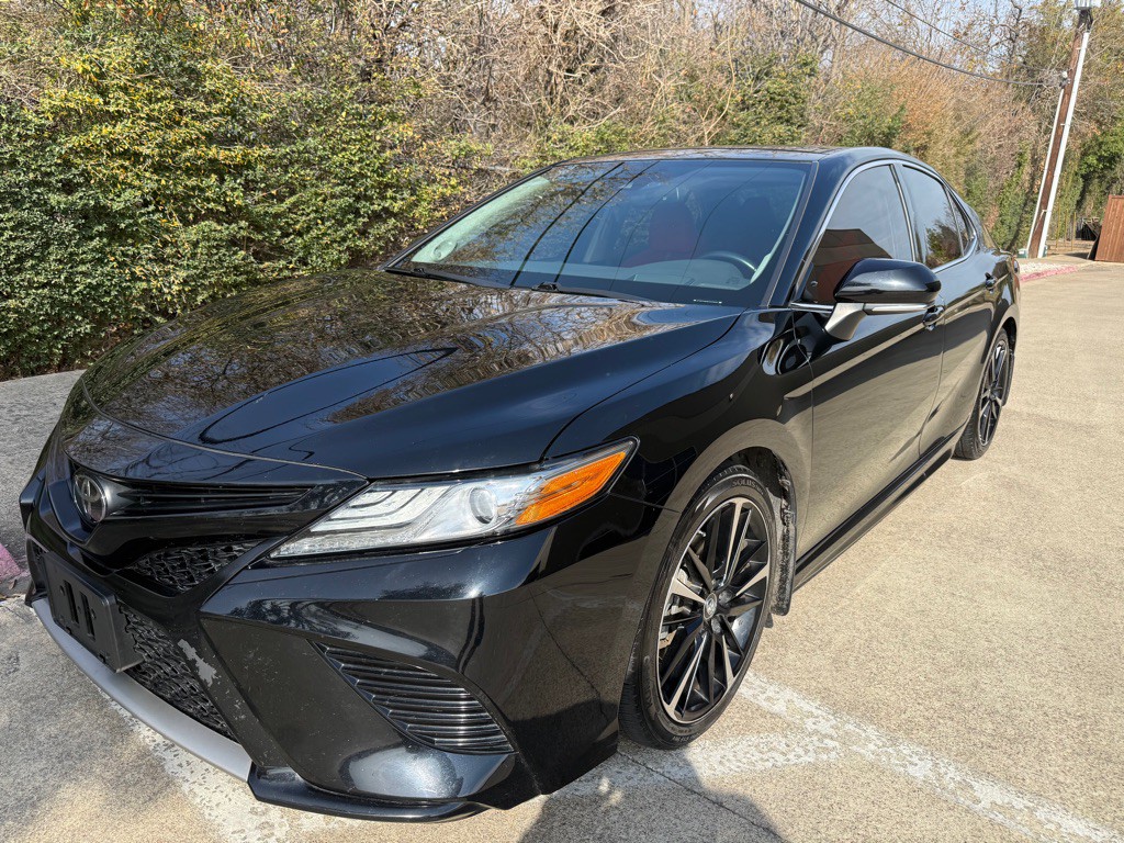 2019 Toyota Camry Image 2