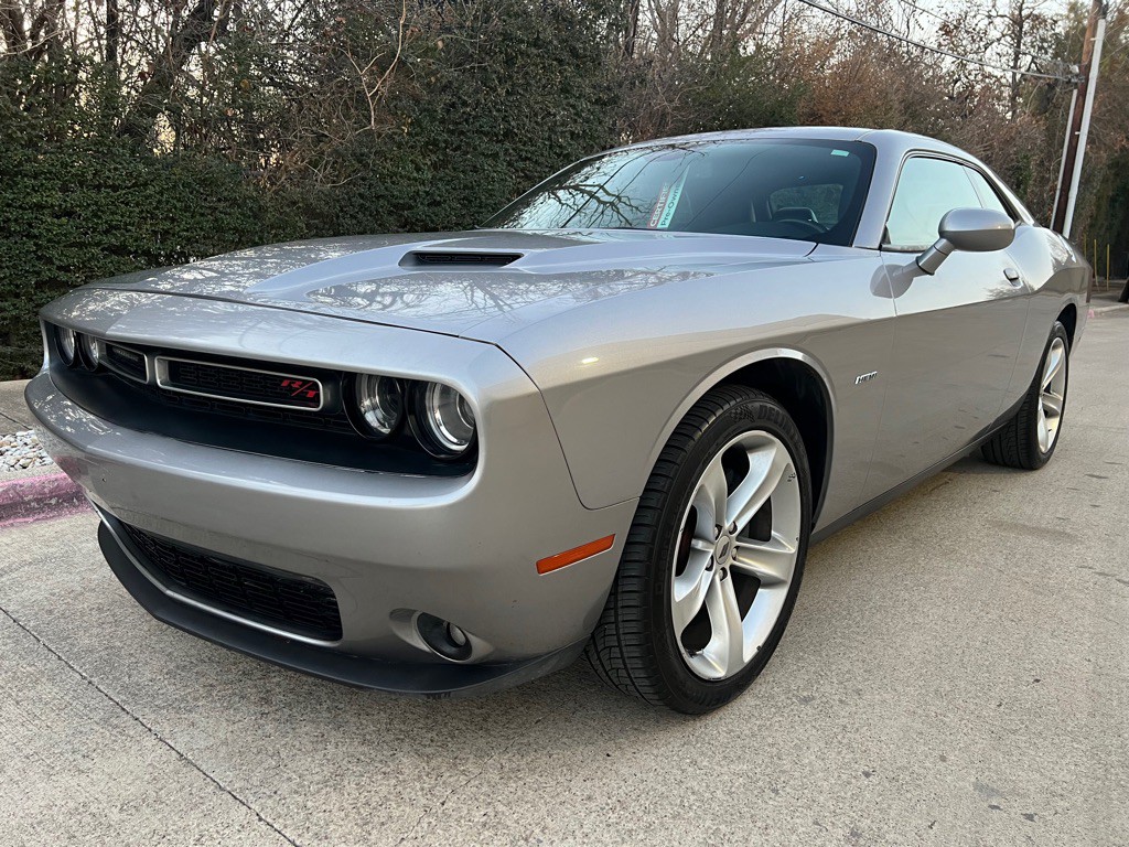 2018 Dodge Challenger Image 2