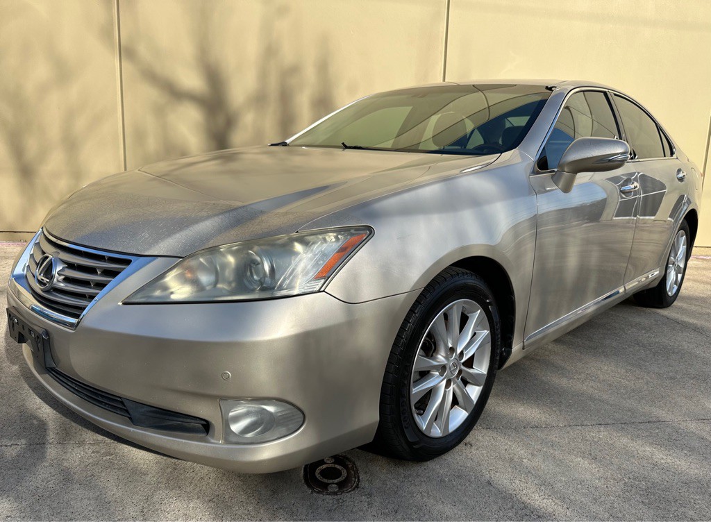 2010 Lexus ES Image 4