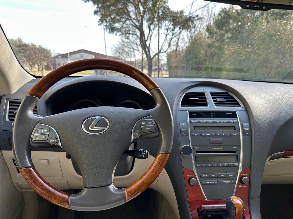 2010 Lexus ES Image 9