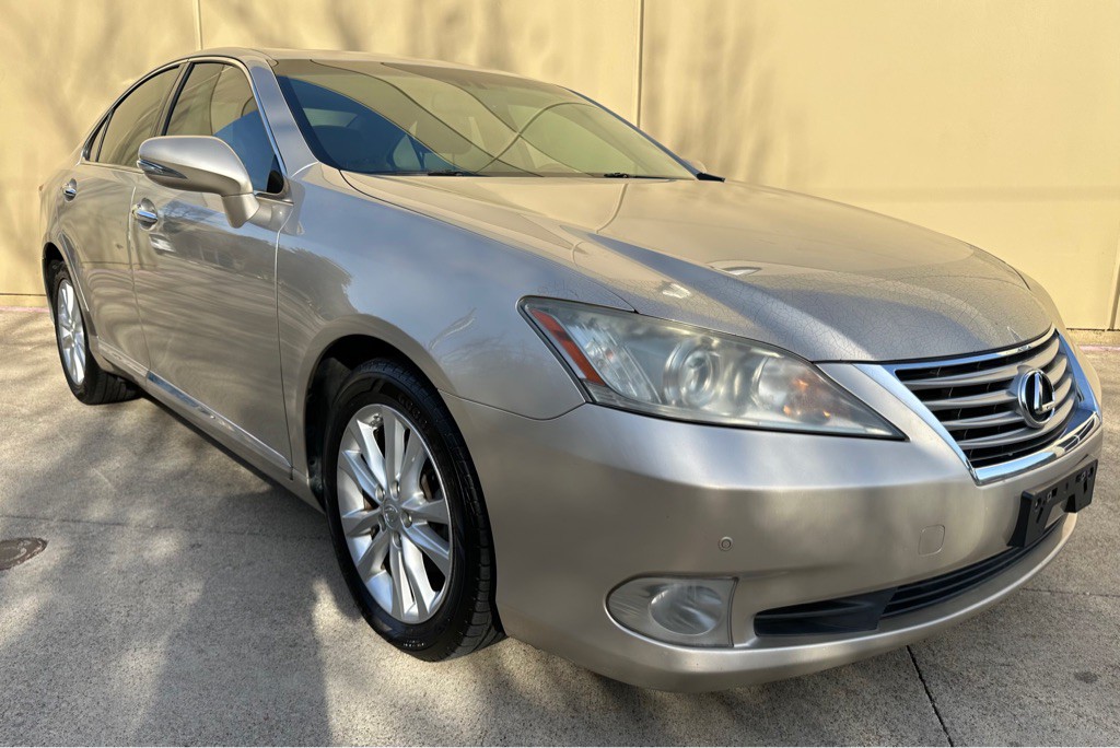 2010 Lexus ES Image 16
