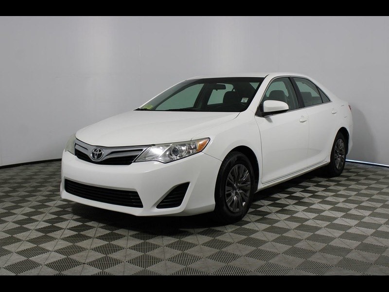 2014 Toyota Camry Image 1