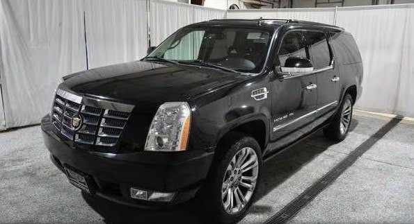 2010 Cadillac Escalade Image 1