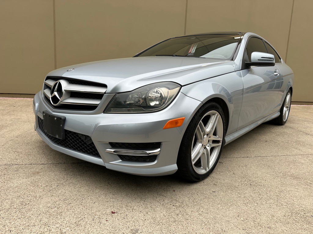 2013 Mercedes-Benz C-Class Image 3