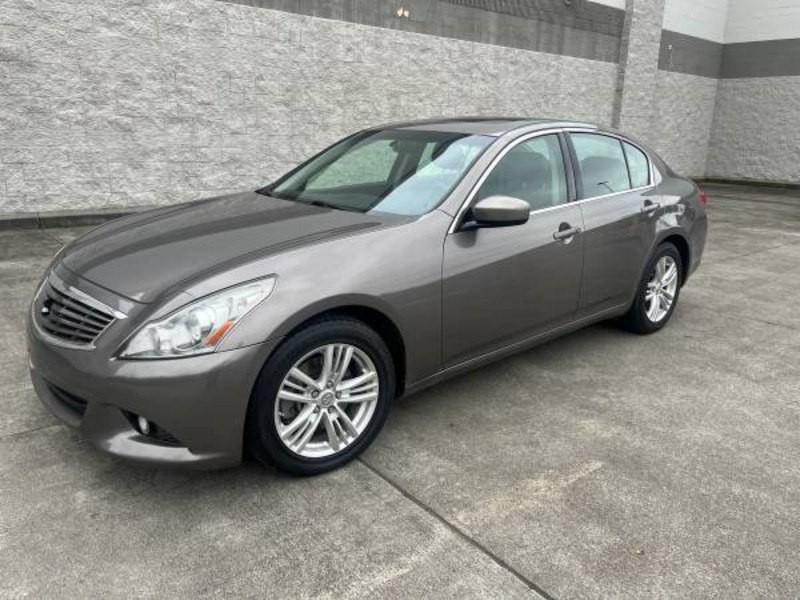 2010 INFINITI G37 Image 1