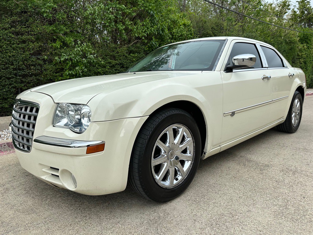 2008 Chrysler 300 Image 1
