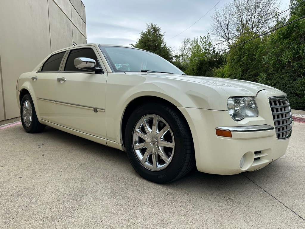 2008 Chrysler 300 Image 3