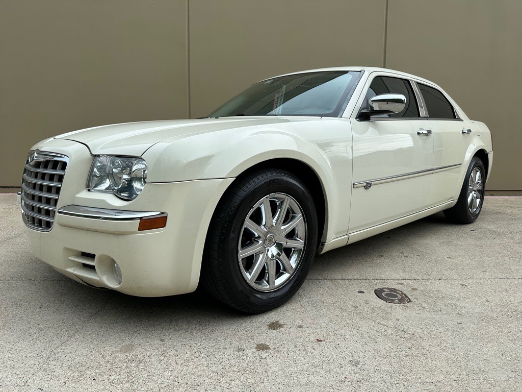 2008 Chrysler 300 Image 4