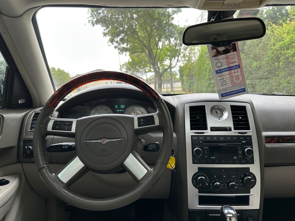 2008 Chrysler 300 Image 7