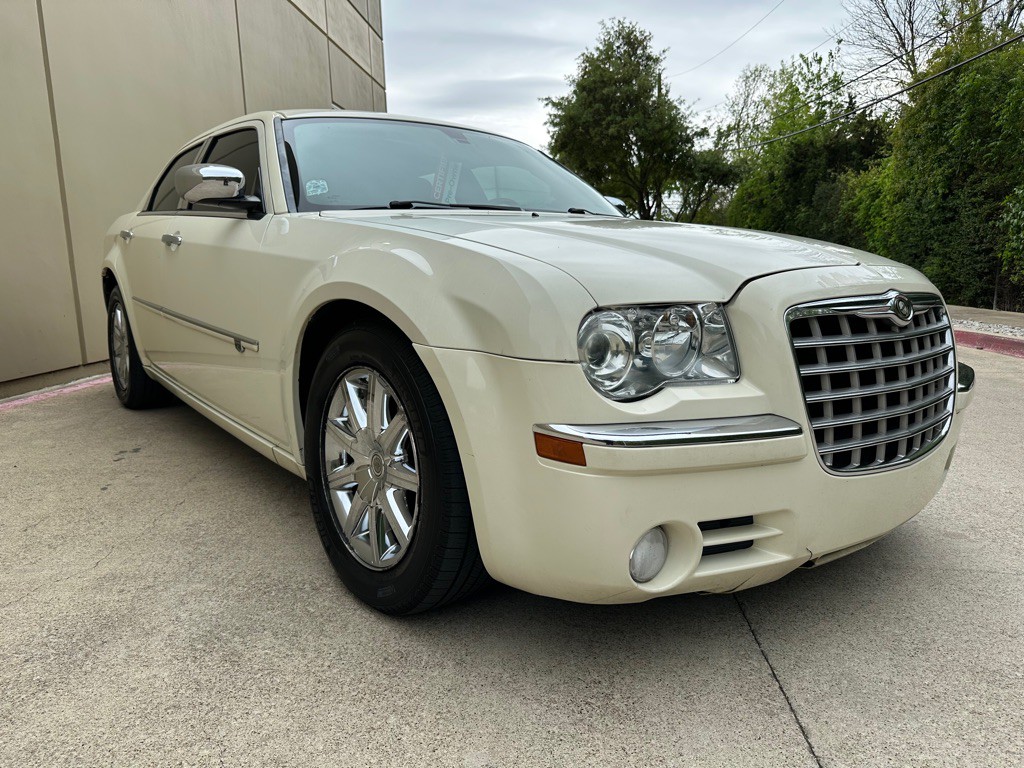 2008 Chrysler 300 Image 11