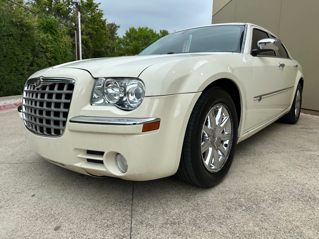 2008 Chrysler 300 Image 12