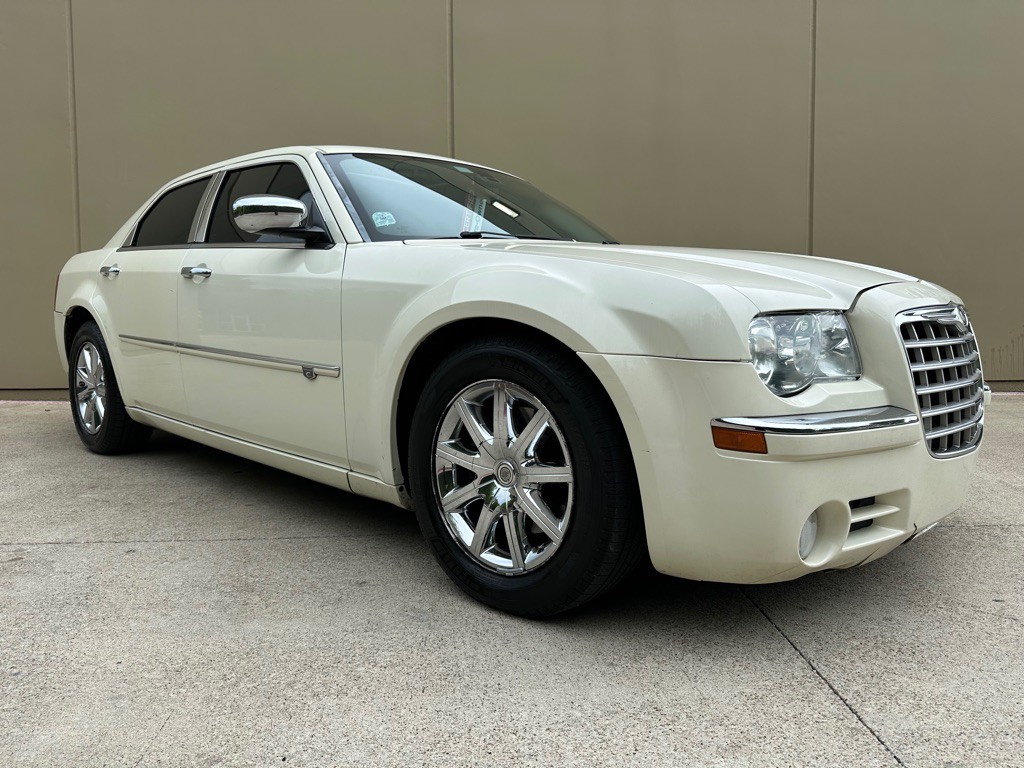 2008 Chrysler 300 Image 13