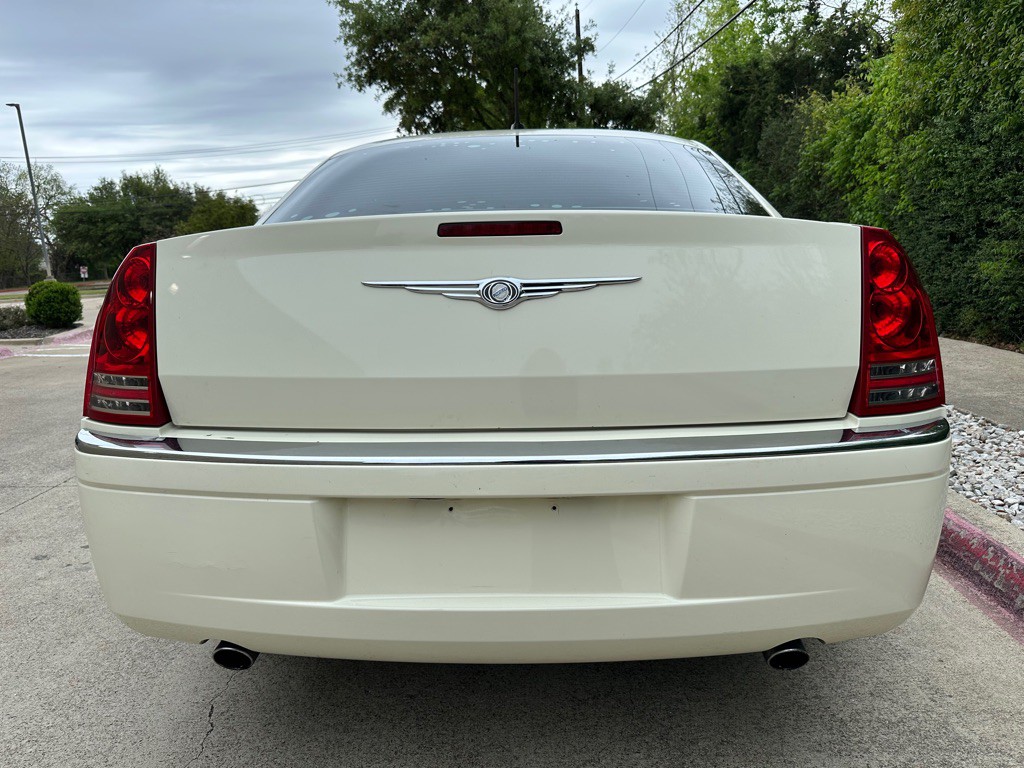 2008 Chrysler 300 Image 24