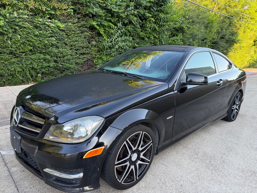 2013 Mercedes-Benz C-Class Image 1
