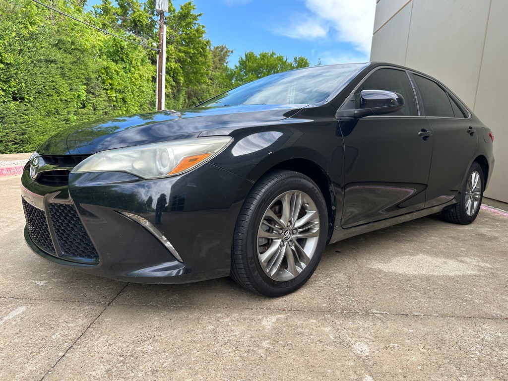 2017 Toyota Camry Image 10