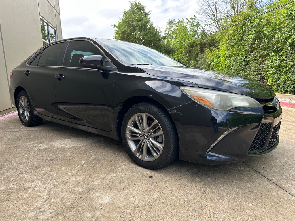 2017 Toyota Camry Image 12