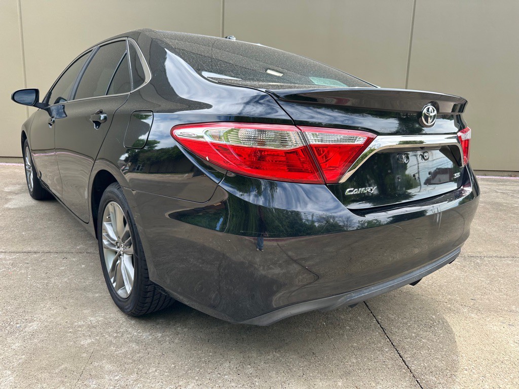 2017 Toyota Camry Image 13