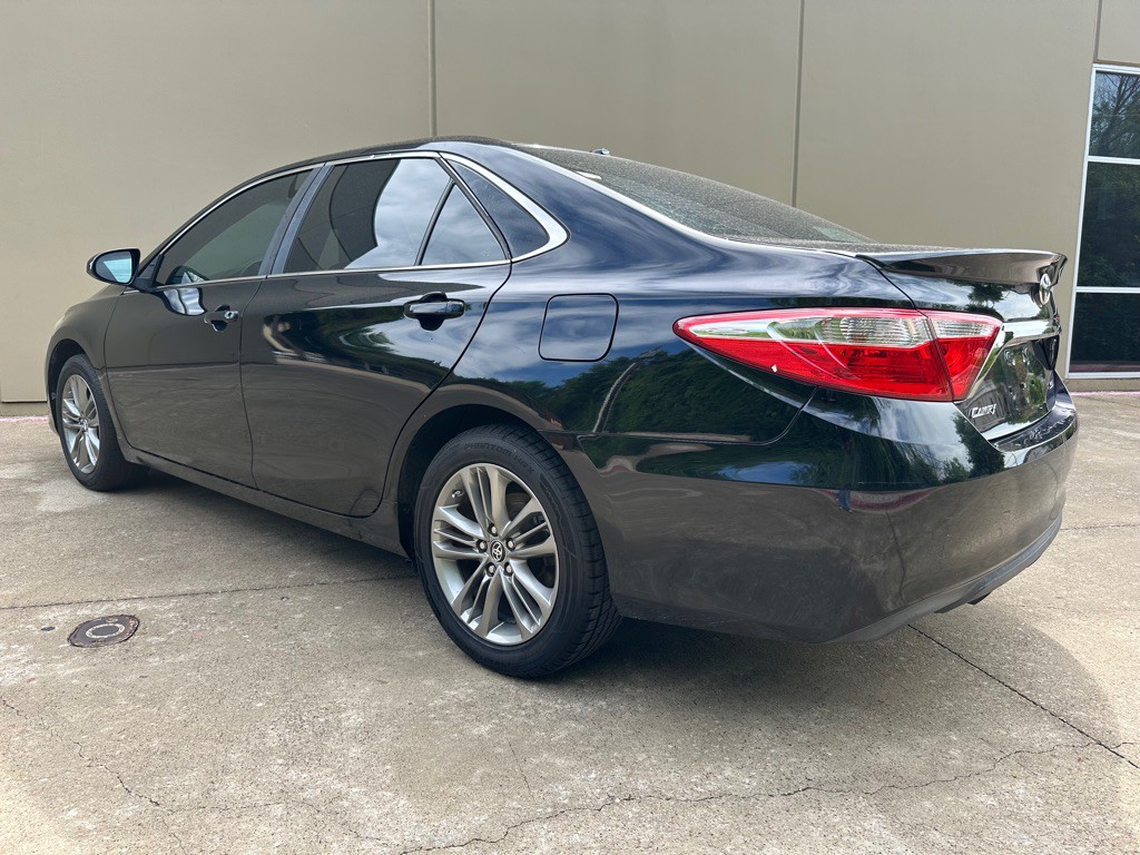 2017 Toyota Camry Image 14