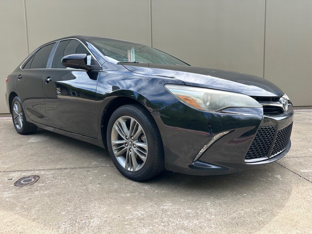 2017 Toyota Camry Image 26