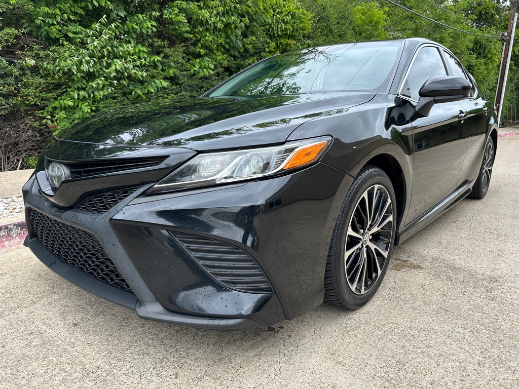 2018 Toyota Camry Image 1
