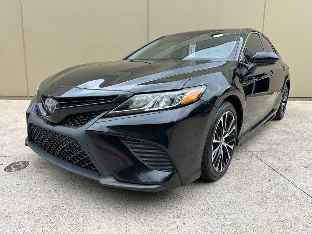 2018 Toyota Camry Image 2