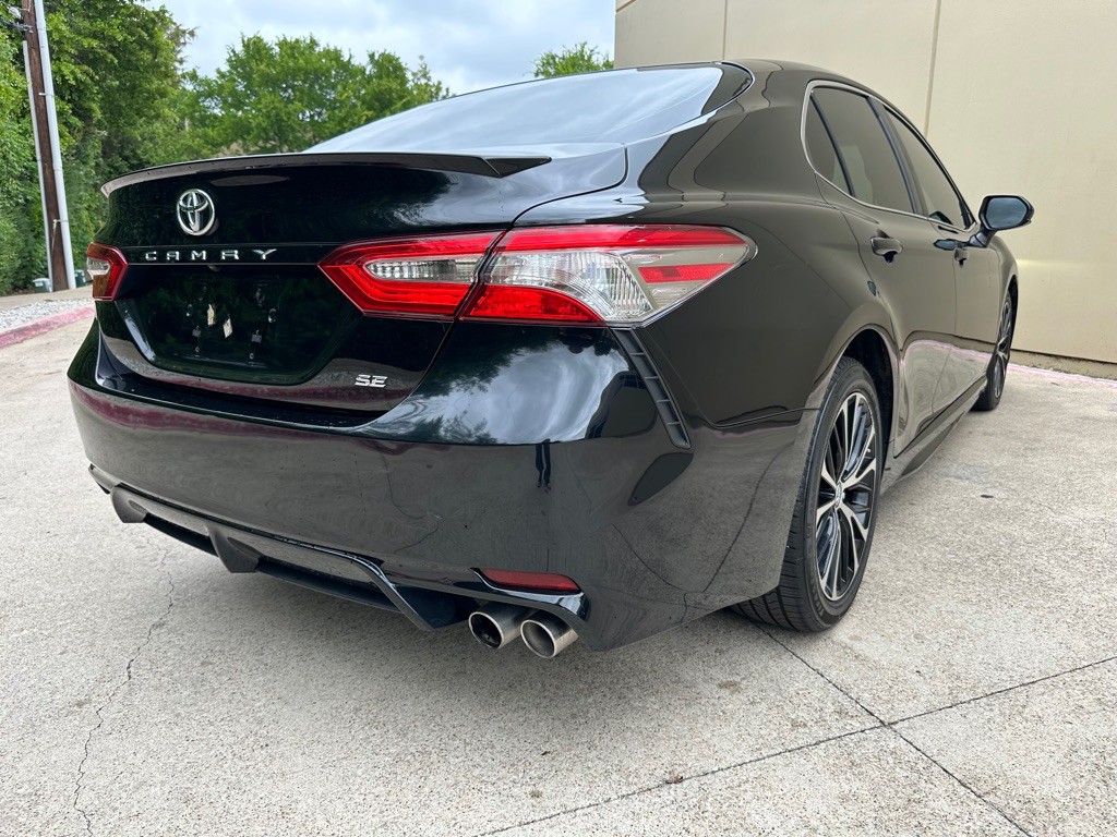 2018 Toyota Camry Image 20