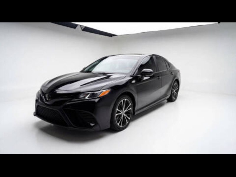 2020 Toyota Camry Image 1