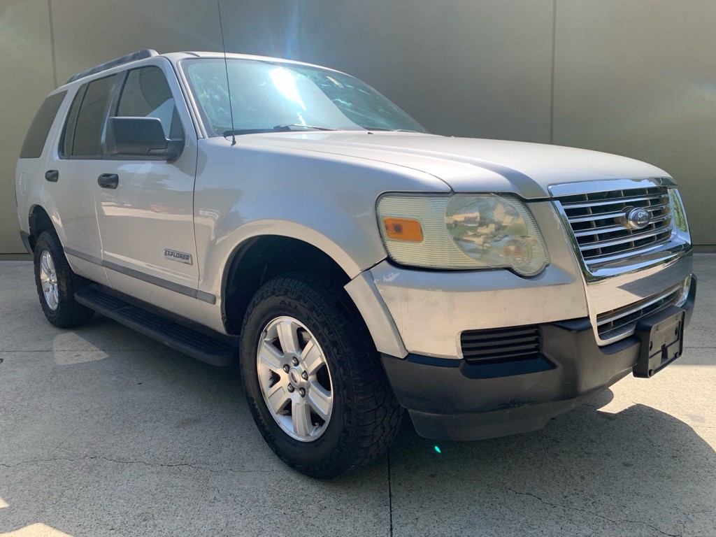 2006 Ford Explorer Image 3