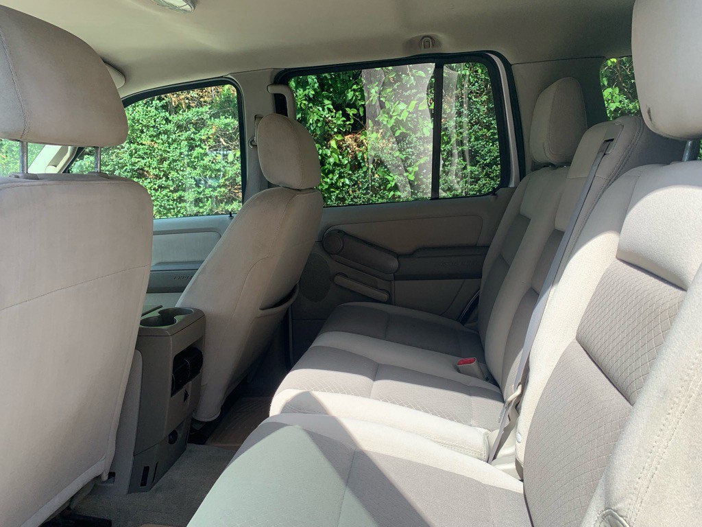 2006 Ford Explorer Image 9