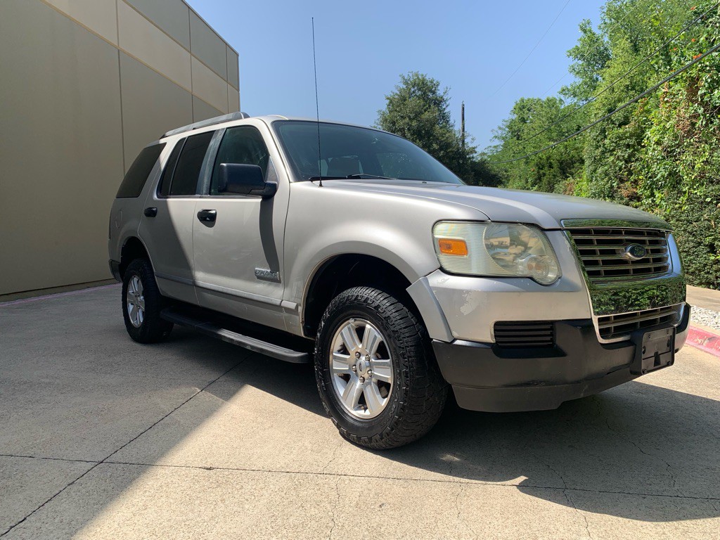 2006 Ford Explorer Image 10