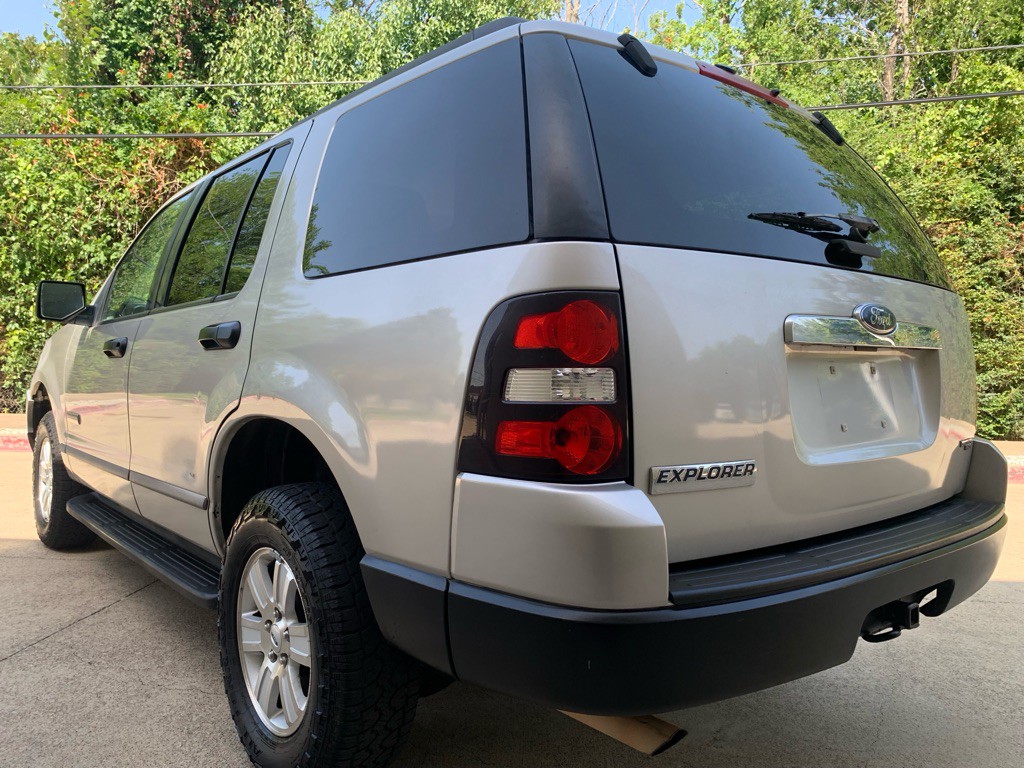2006 Ford Explorer Image 17