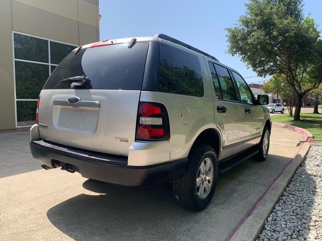 2006 Ford Explorer Image 18