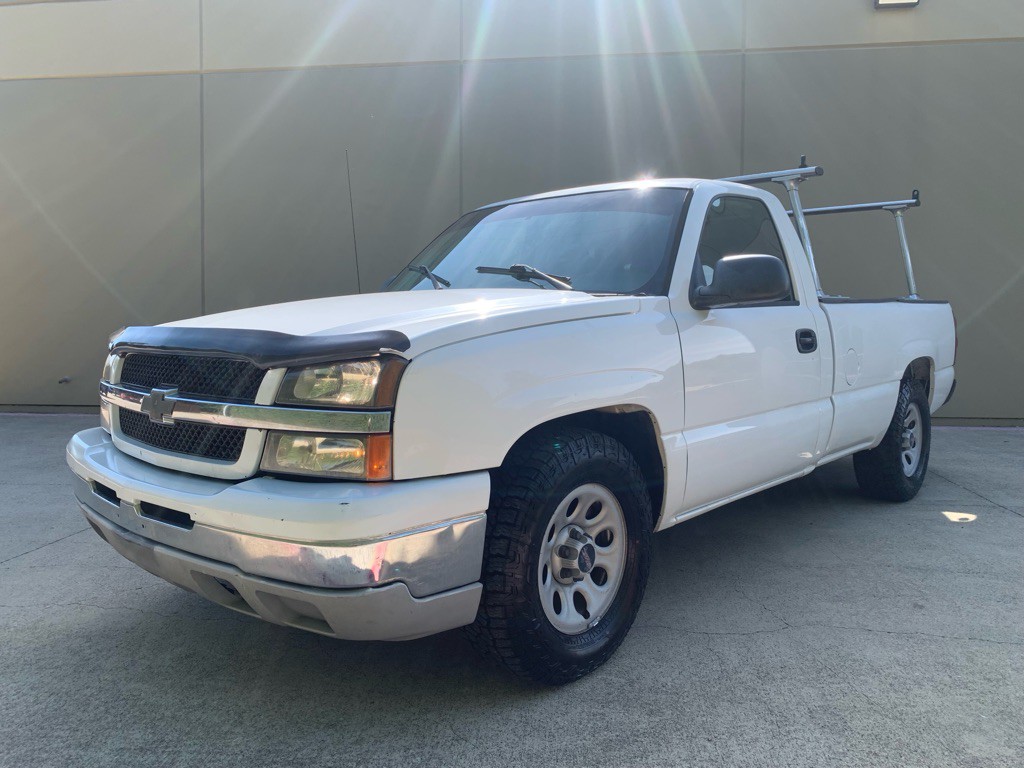 2005 Chevrolet Silverado 1500 Image 2