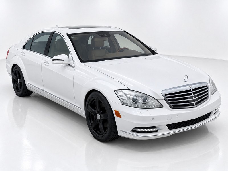 2010 Mercedes-Benz S-Class Image 3