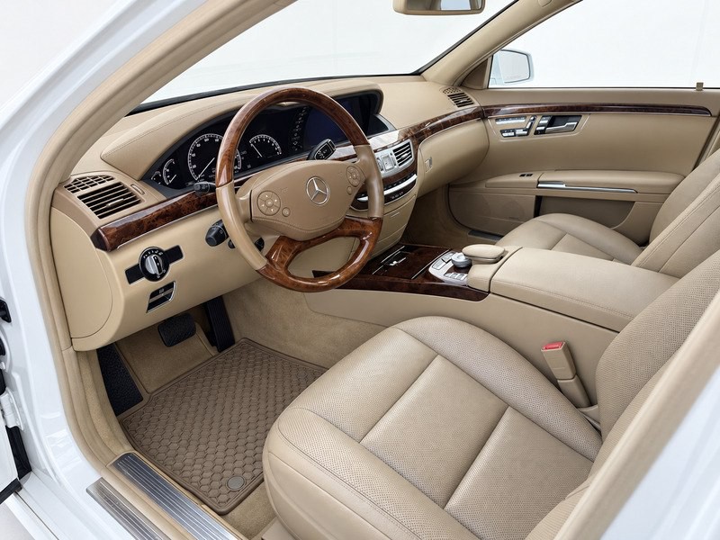 2010 Mercedes-Benz S-Class Image 8